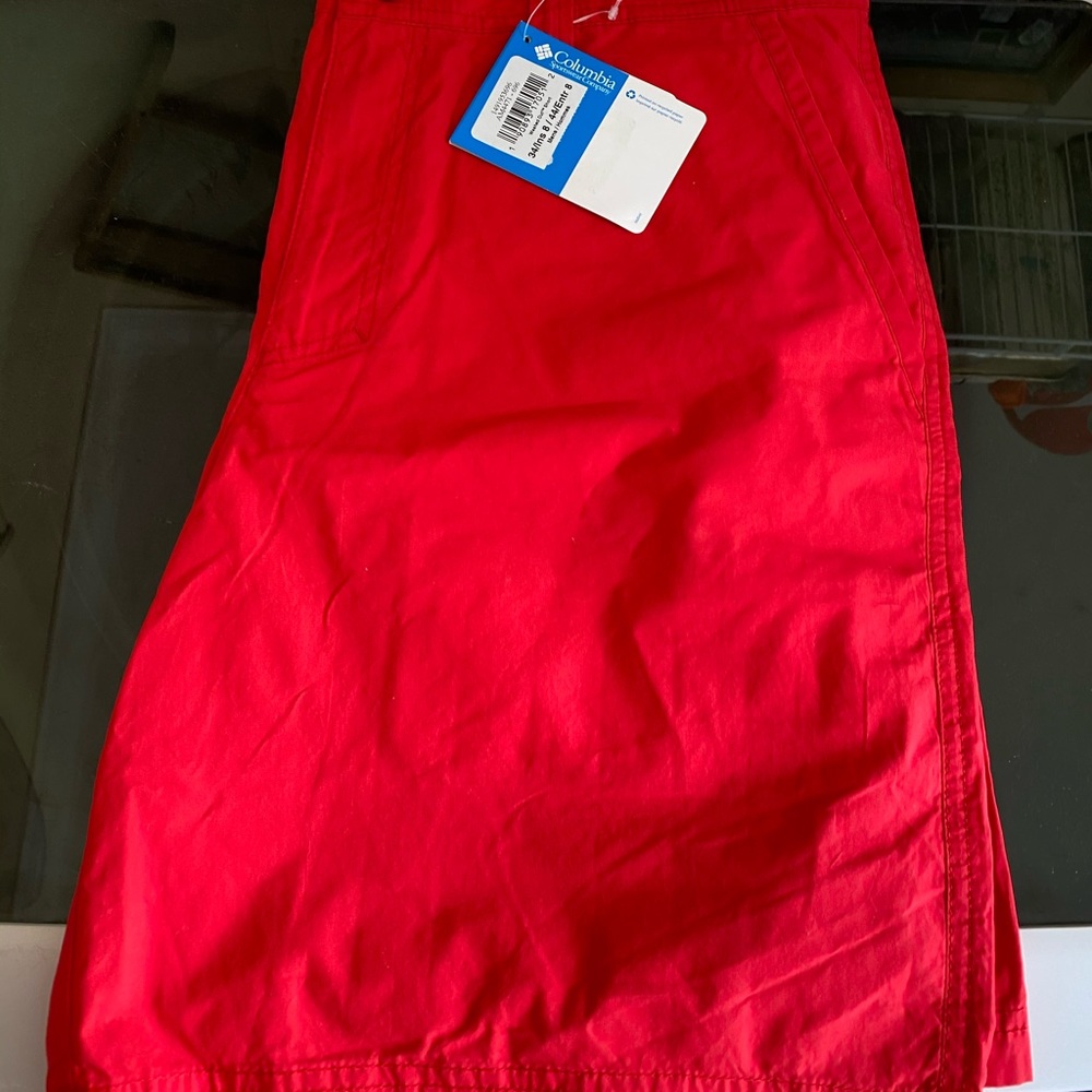 Men’s 34 red Columbia shorts